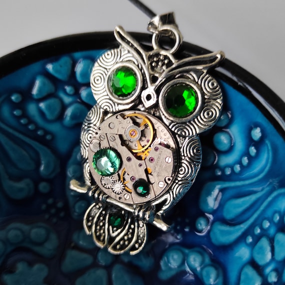 Owl necklace jewelry Gift Silver Green Steampunk pendant Bird Fantasy jewellery Totem For women men Girl Steam punk Vintage Watch parts Owls